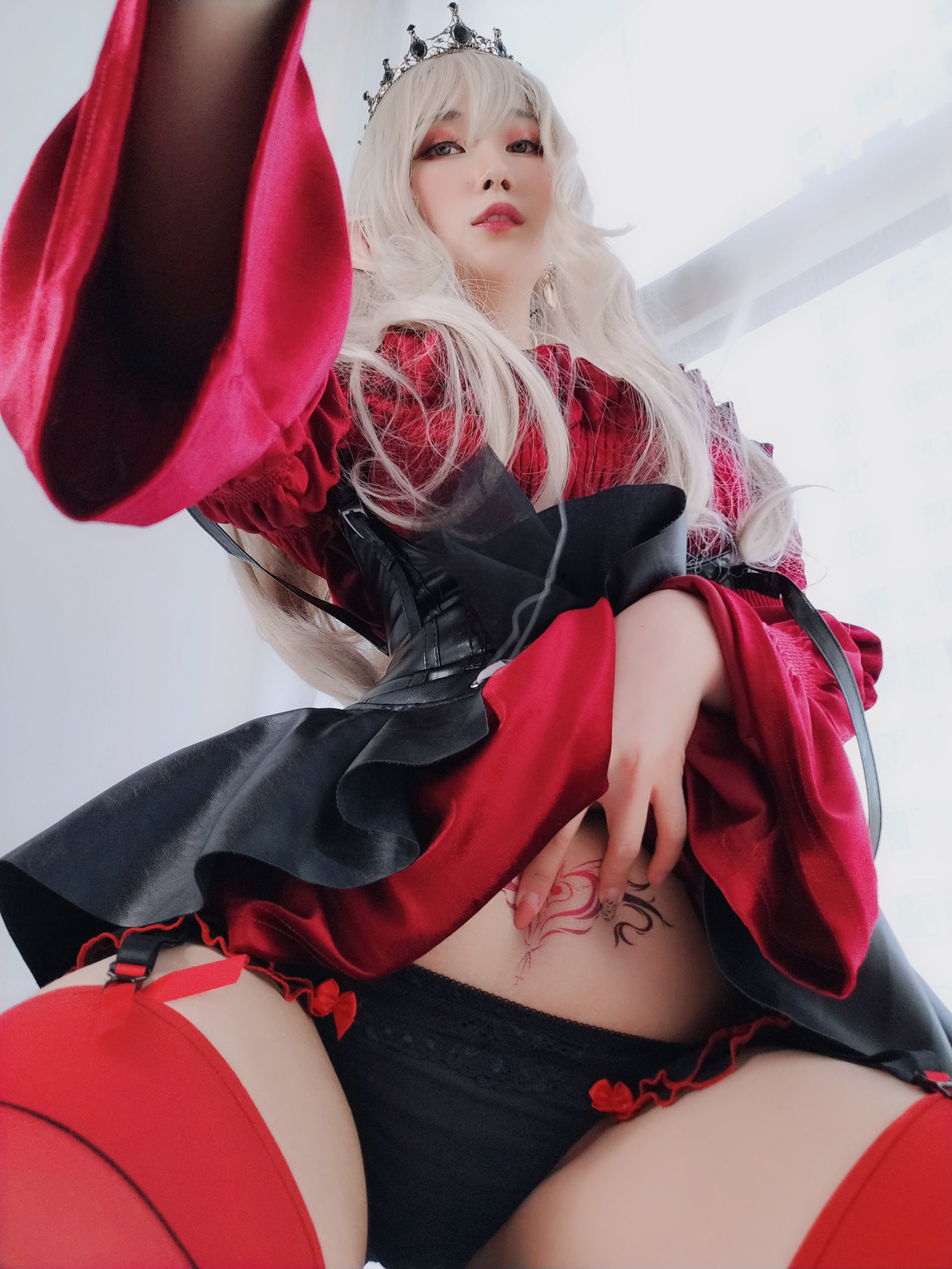 Coser白银 – 皇家吸血鬼cosplay写真 哥特风暗黑系摄影插图