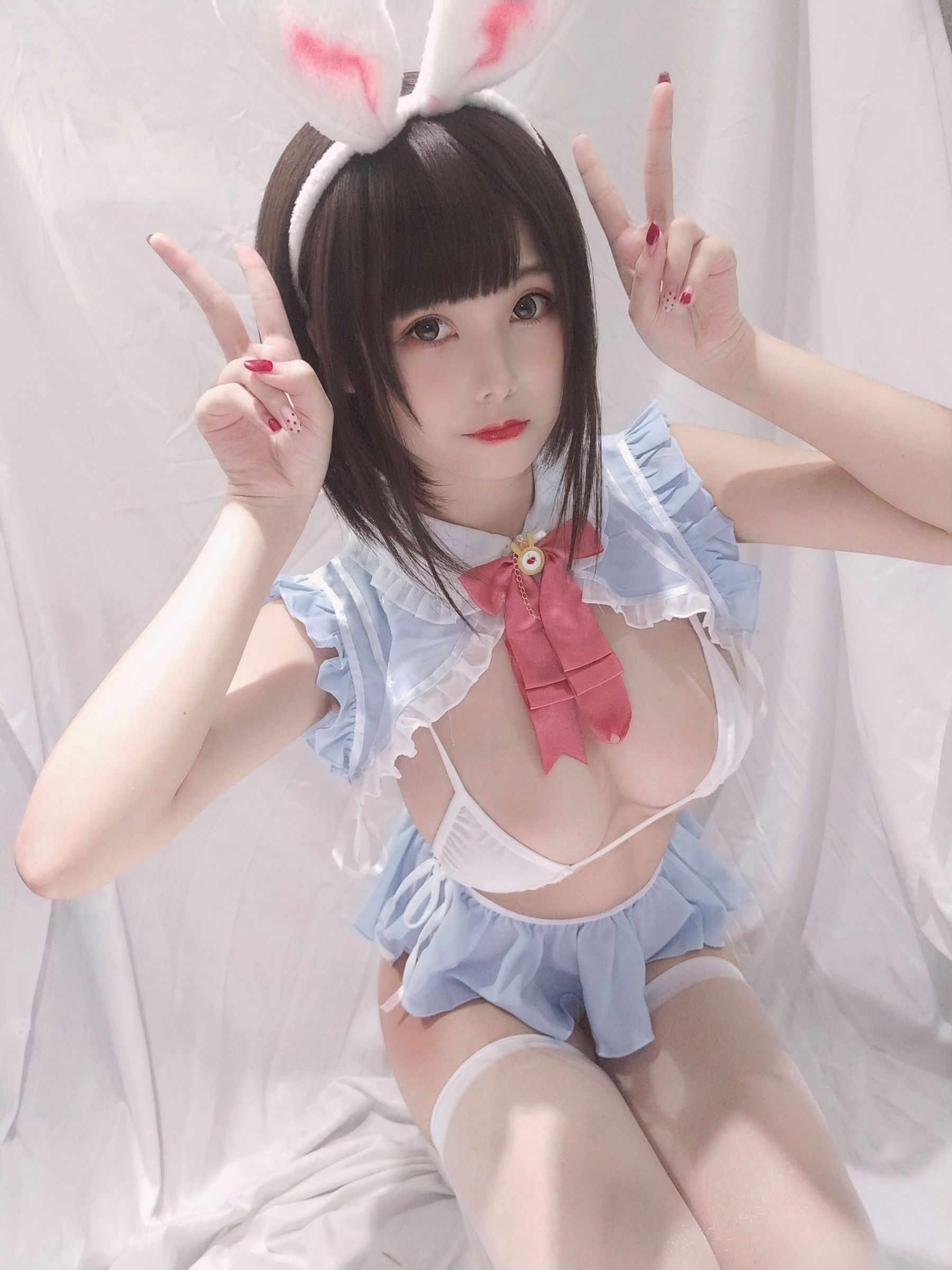 蜜汁猫裘 – 小白兔自拍 Cosplay写真 可爱兔女郎造型插图