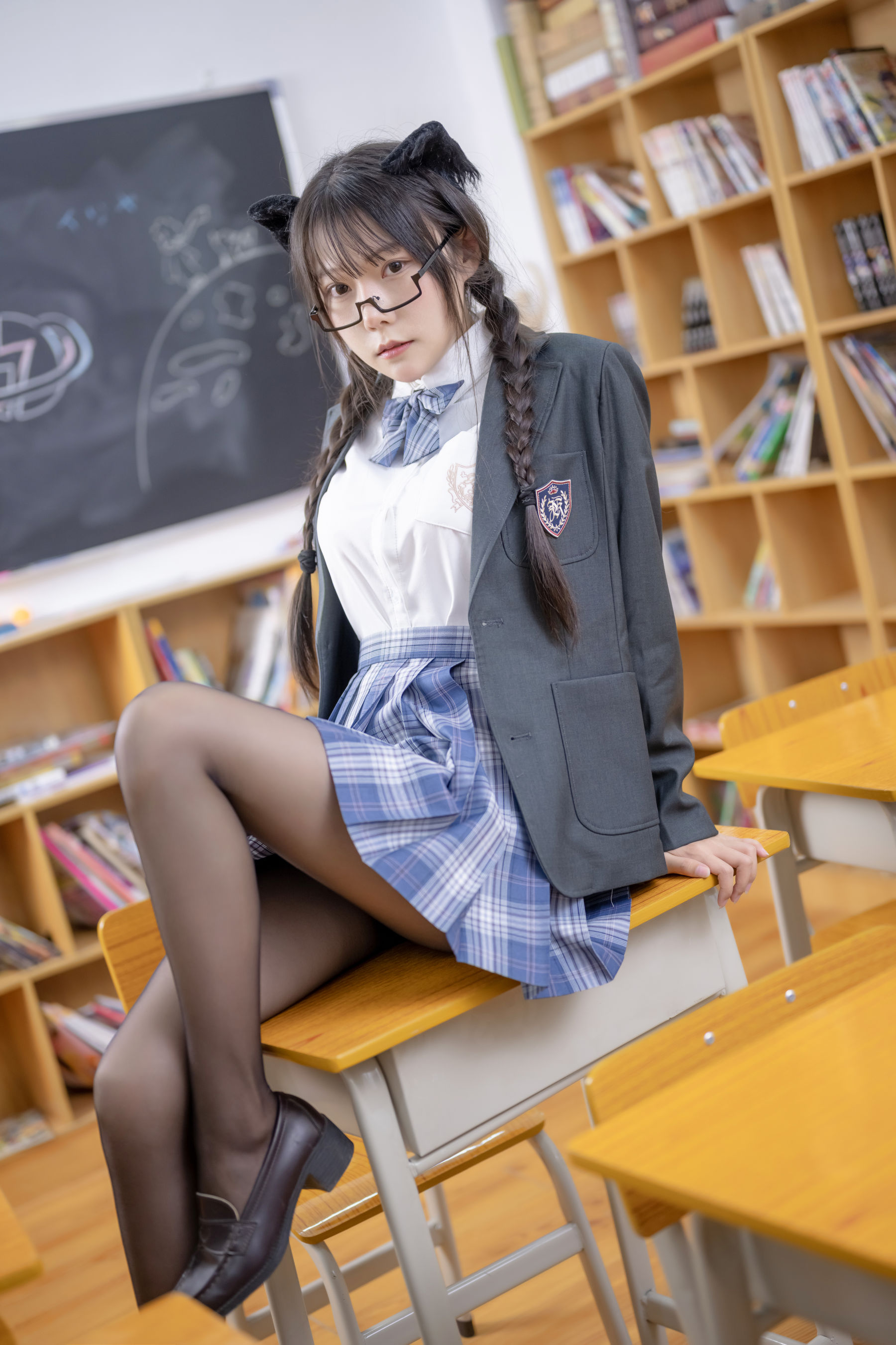 香草喵露露 – 小露乱撞 JK制服 校园风cosplay写真插图 香草喵露露 – 小露乱撞 JK制服 校园风cosplay写真插图