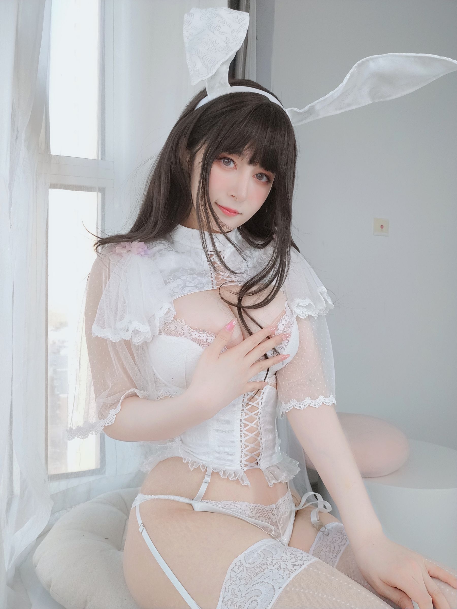 Coser小姐姐白银 – 白丝兔女郎cosplay写真插图
