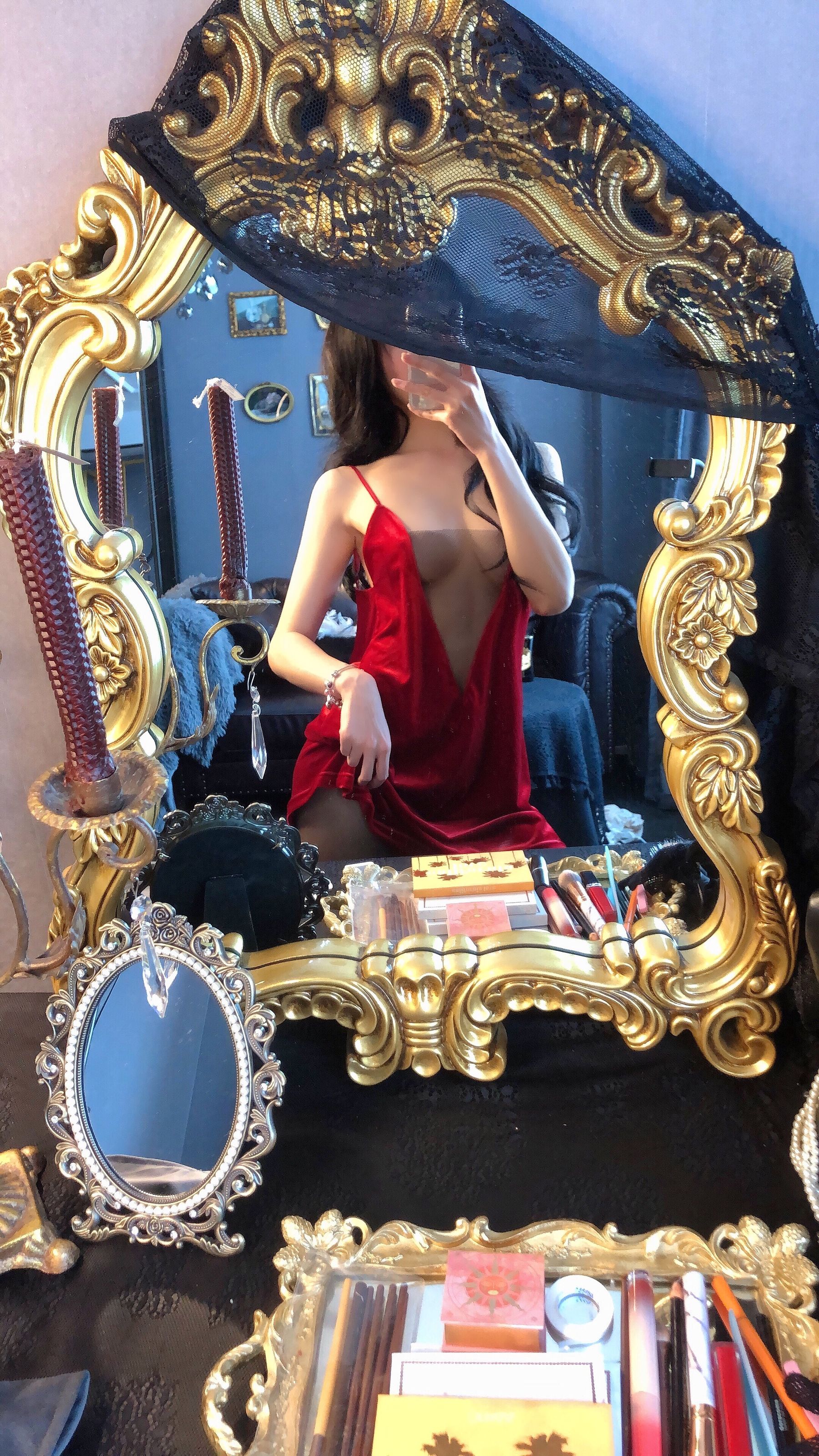 阿包也是兔娘 – 红丝绒睡衣性感写真 阿包兔娘cos作品集插图 阿包也是兔娘 – 红丝绒睡衣性感写真 阿包兔娘cos作品集插图