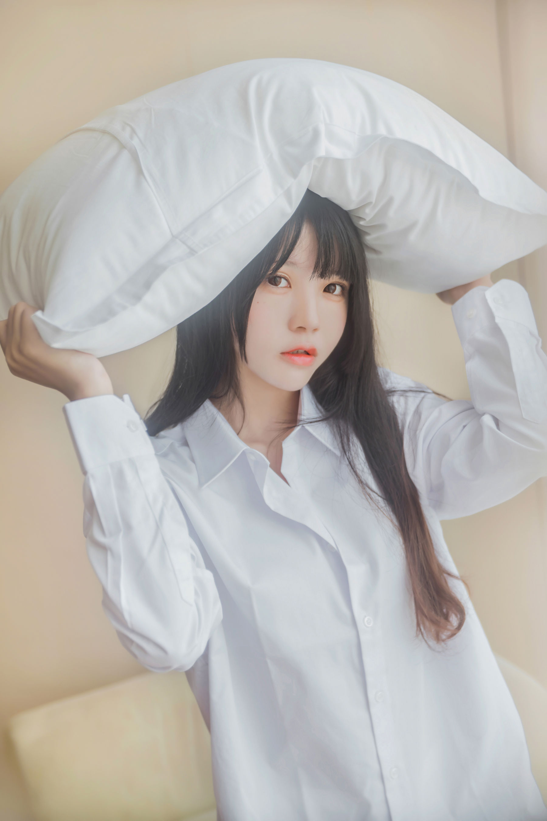 桜桃喵 – 桜桃未熟 白衬衫散发 清新少女写真 Cosplay摄影插图