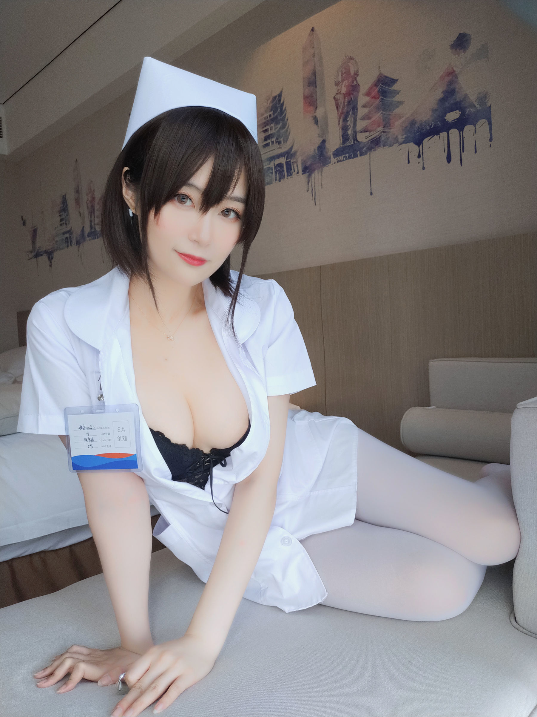 Coser小姐姐白银 – 短发小护士装 甜美治愈系cosplay写真插图 Coser小姐姐白银 – 短发小护士装 甜美治愈系cosplay写真插图
