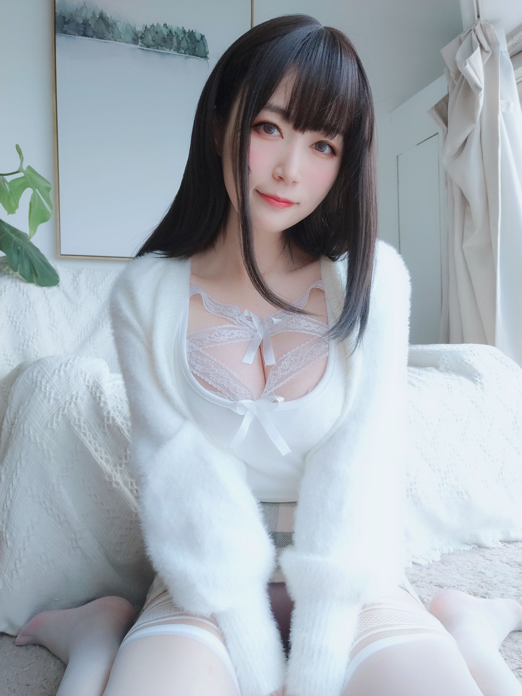 Coser小姐姐白银 – 白蕾丝cosplay写真 白银角色白蕾丝装扮摄影作品插图 Coser小姐姐白银 – 白蕾丝cosplay写真 白银角色白蕾丝装扮摄影作品插图