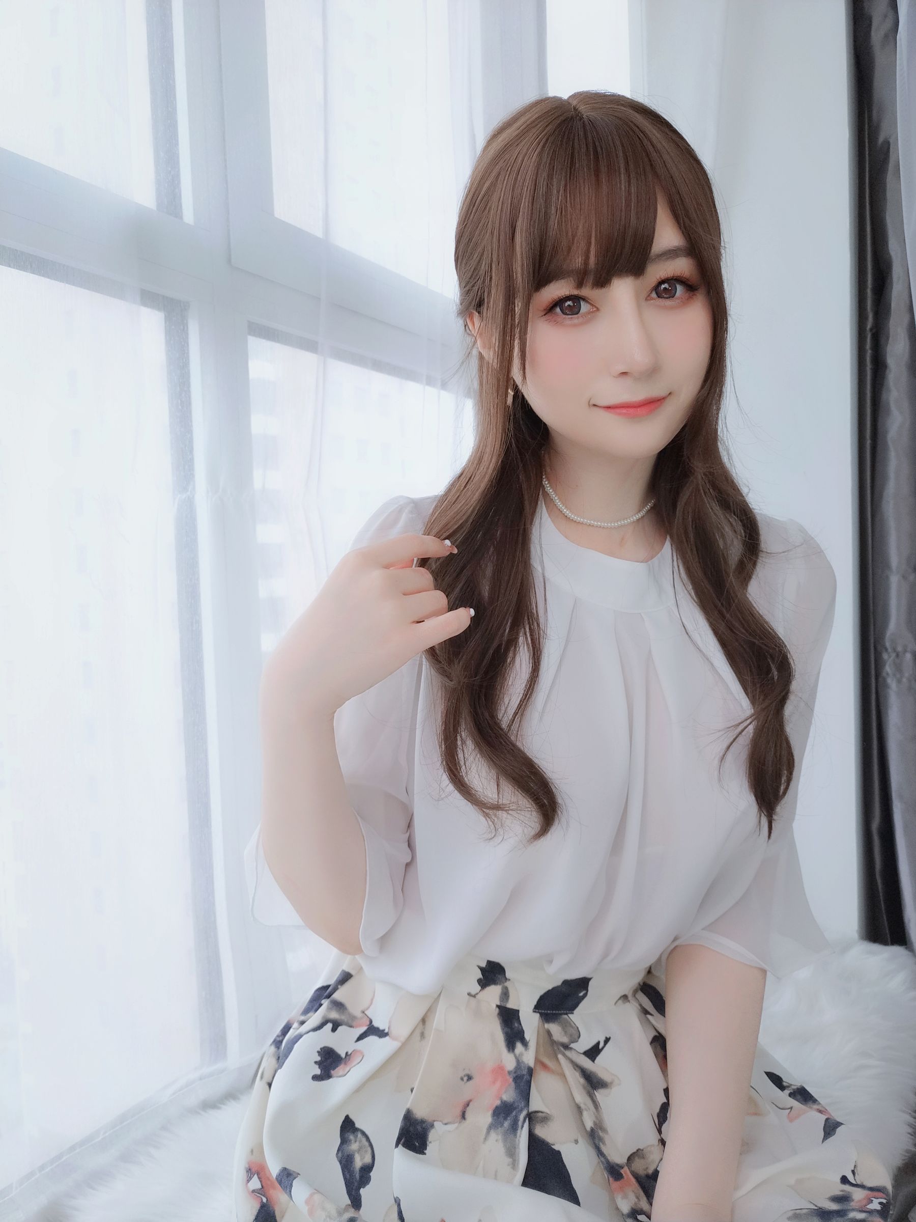 Coser小姐姐白银 – 肉丝人妻性感写真 白丝制服诱惑插图 Coser小姐姐白银 – 肉丝人妻性感写真 白丝制服诱惑插图