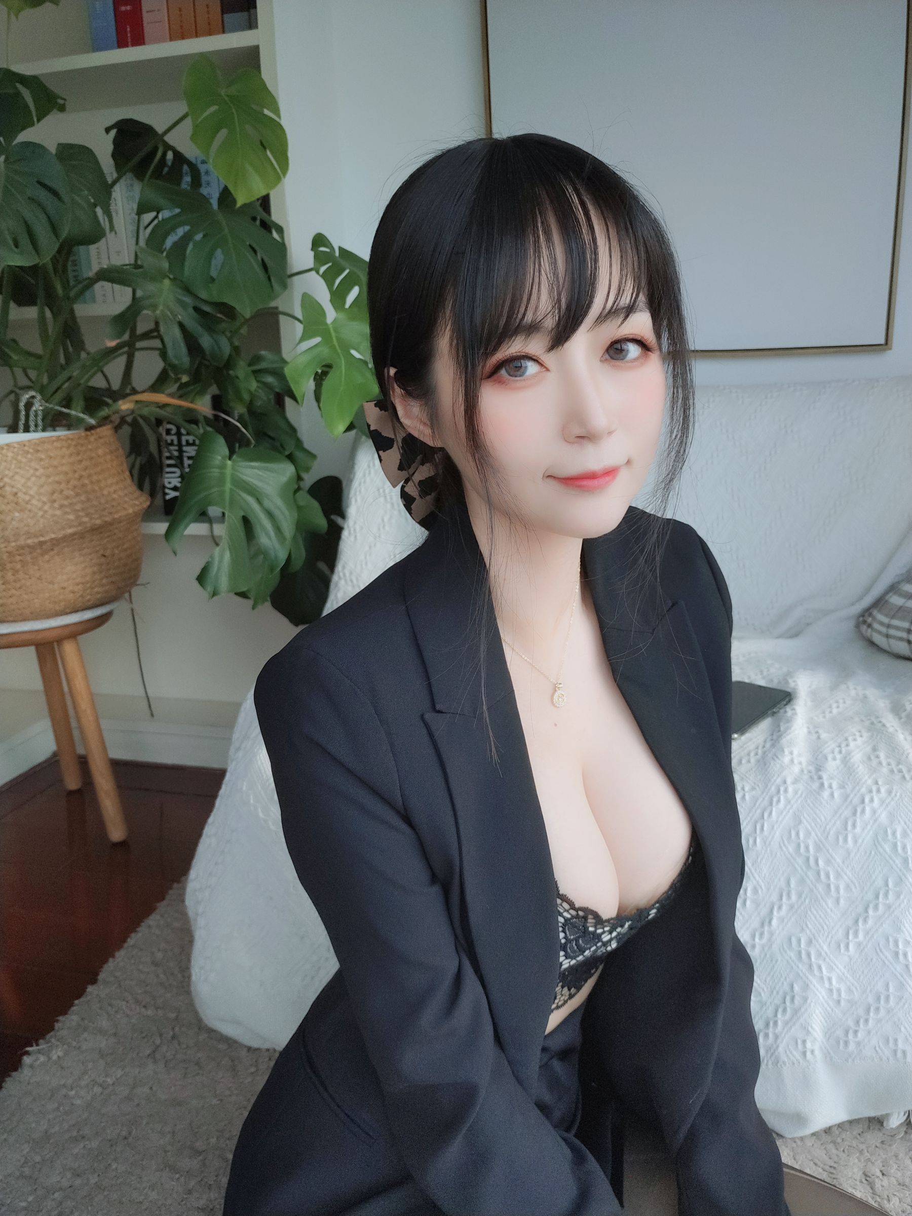 Coser小姐姐白银 – 西服写真 性感制服诱惑插图