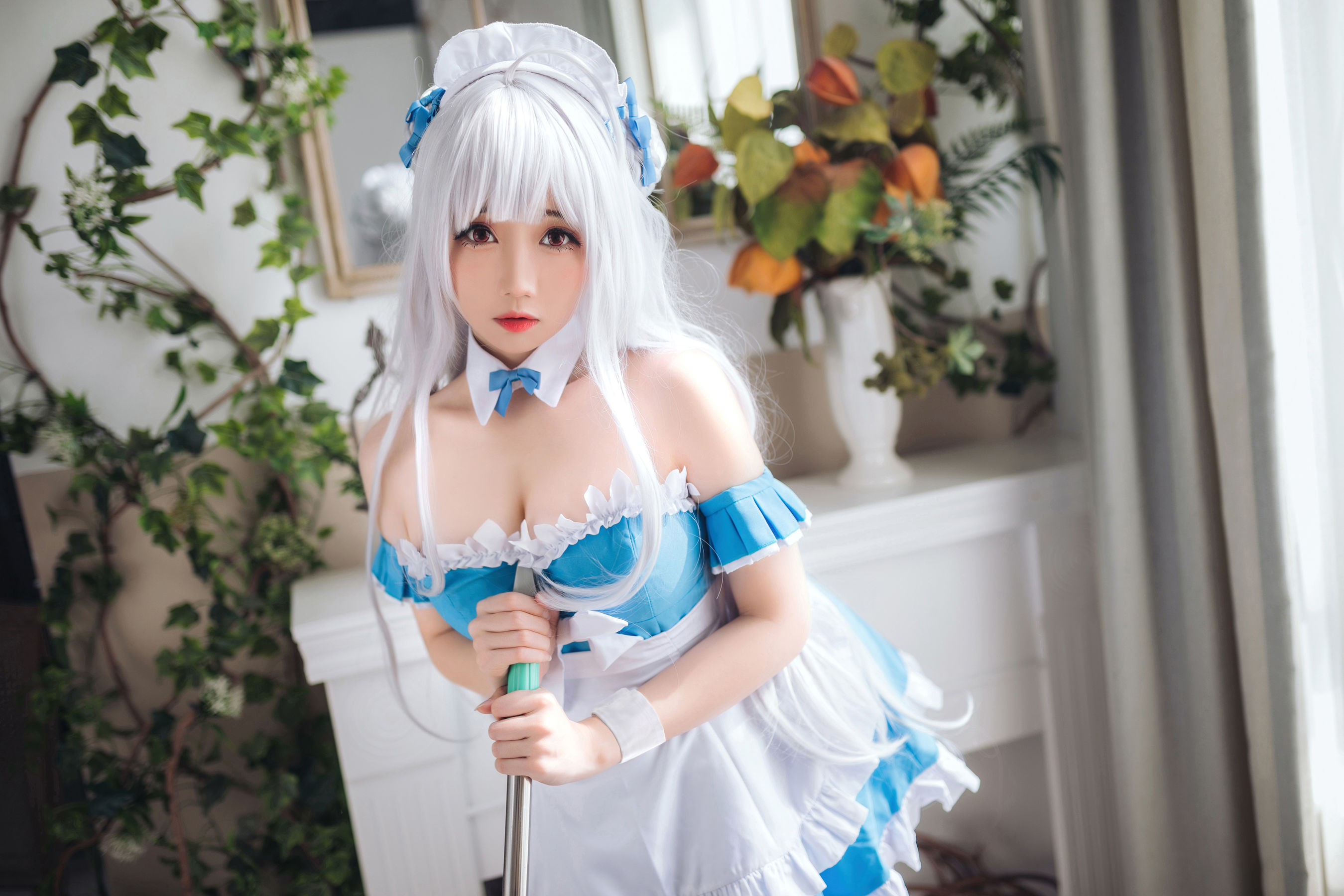 焖焖碳 – 小天鹅女仆 Cosplay 甜美写真 动漫角色扮演插图1 焖焖碳 – 小天鹅女仆 Cosplay 甜美写真 动漫角色扮演插图1