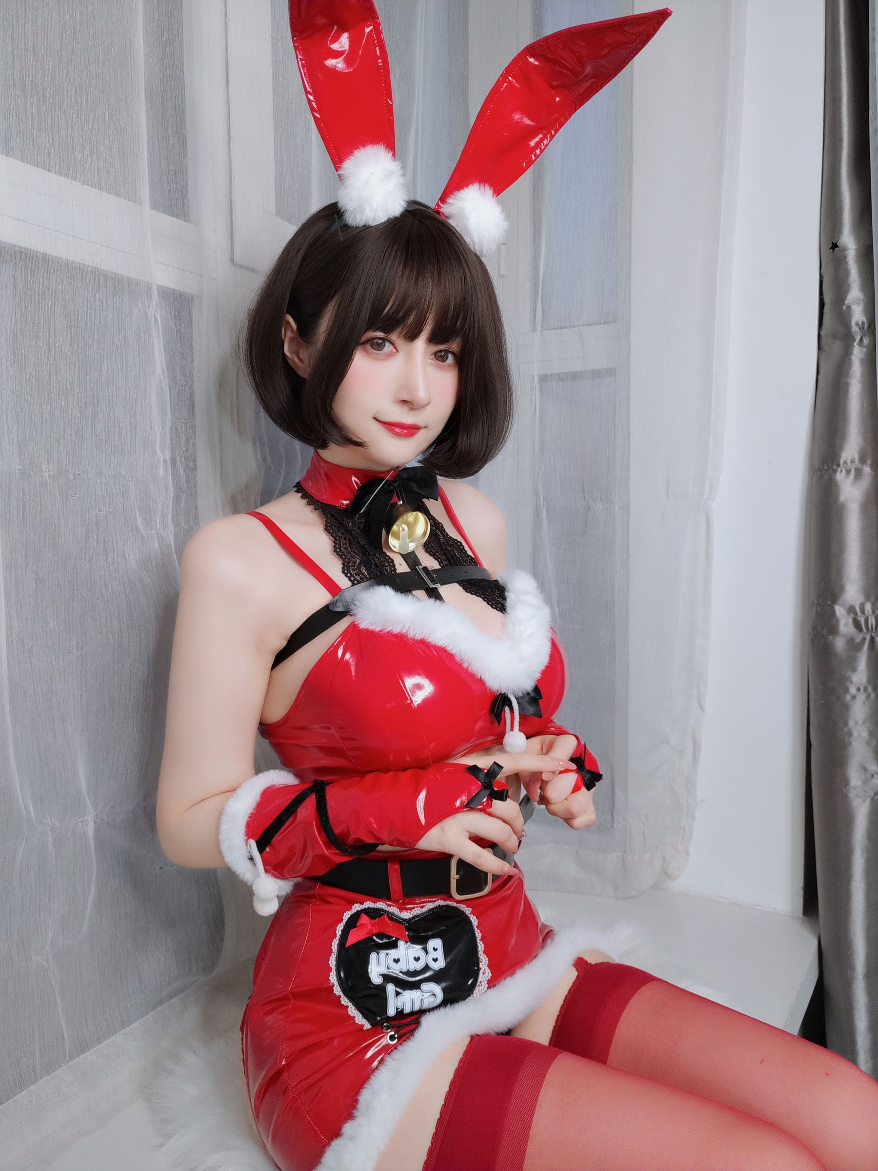 Coser小姐姐白银 – Christmas Bunny Cosplay 圣诞兔女郎摄影作品插图1