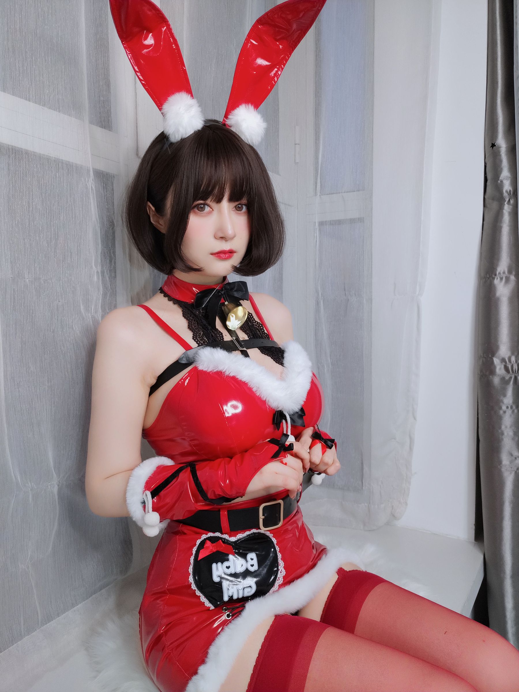 Coser小姐姐白银 – Christmas Bunny Cosplay 圣诞兔女郎摄影作品插图