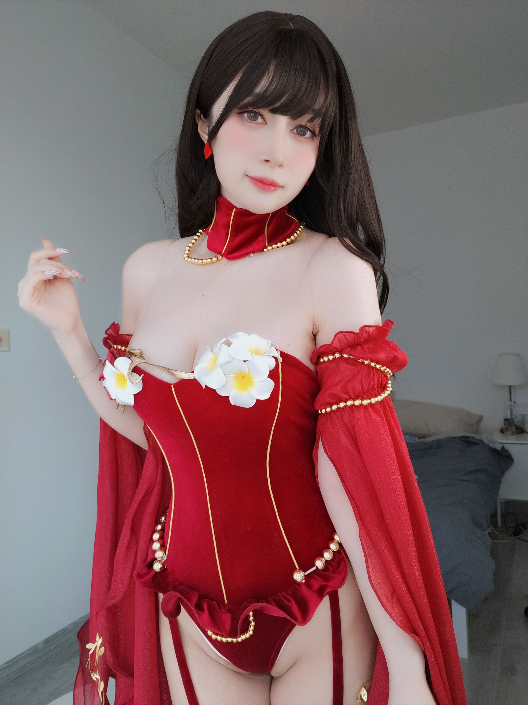 白银Coser赤红礼服 Cosplay写真 赤いドレス 华丽人像摄影插图1